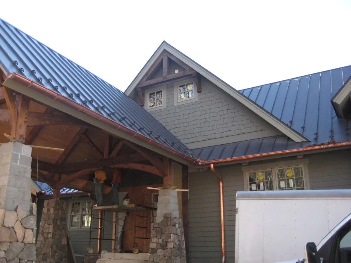 Craftsman Roofing team delivering quality roofing work in Woodland Hills